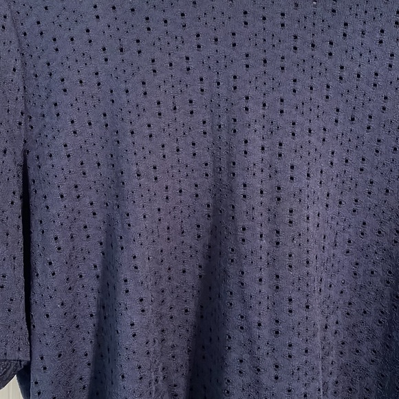 RW & Co Navy Meshy Top - Super Cute with a pair of jeans - Picture 2 of 3